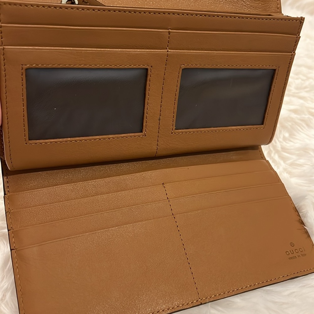 Authentic Gucci Long Wallet - Picture 10 of 17